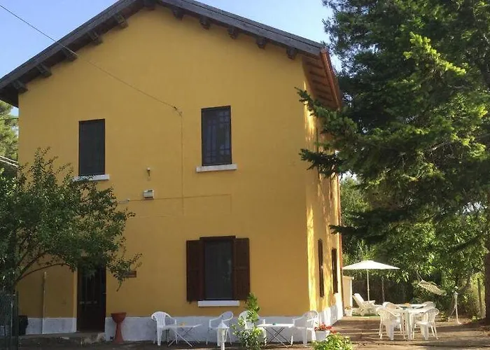 לינה וארוחת בוקר Le Del Parco 3*