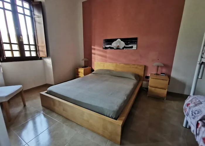 לינה וארוחת בוקר Le Del Parco 3*